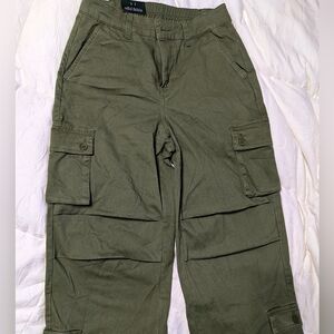 Wild Fable Women's Mid-Rise Cargo Baggy Jeans Size S/31" Inseam NWT